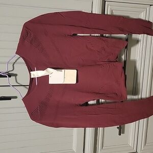 Fabletics sculptknit Crop top in burgundy